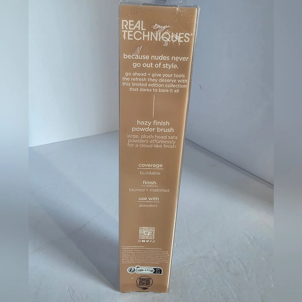 NWT LIMITED EDITION Real Techniques New Nudes Hazy Finish Powder Brush
